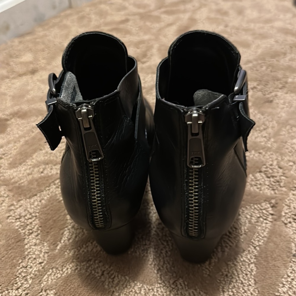 **Vionic Booties** - image 4